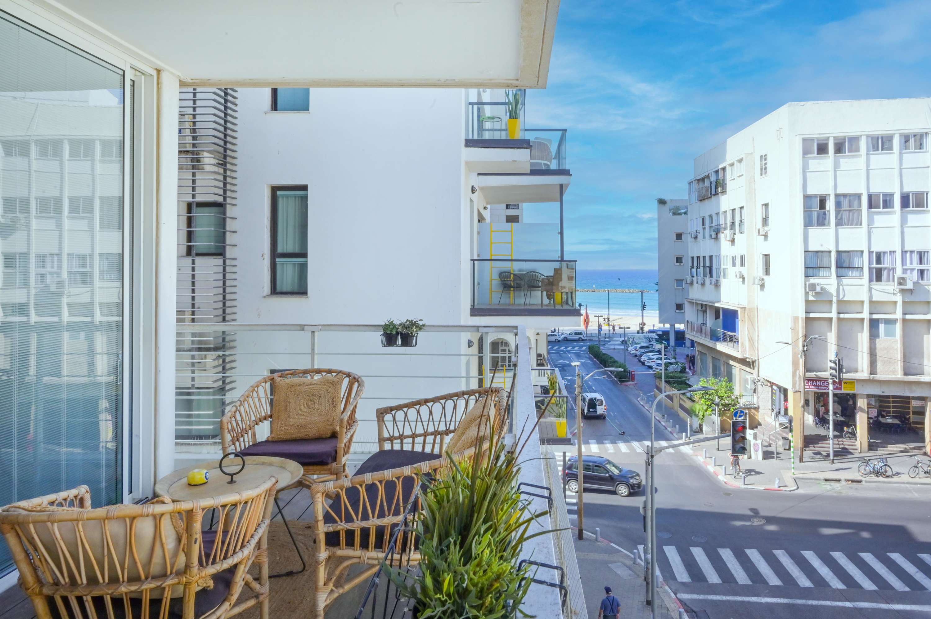 The Artisanal 3BR neat the Beach by HolyGuest