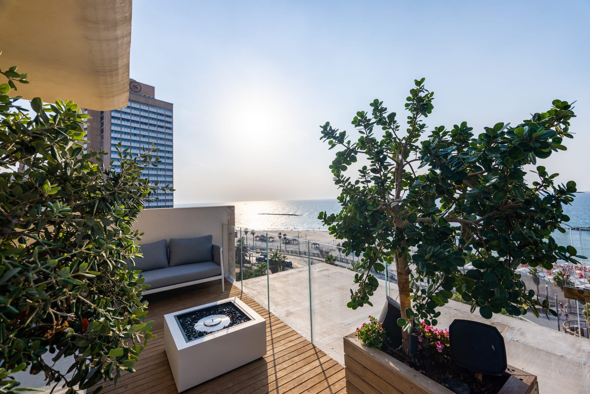 The Gordon Sky Penthouse w Pool by HolyGuest 2
