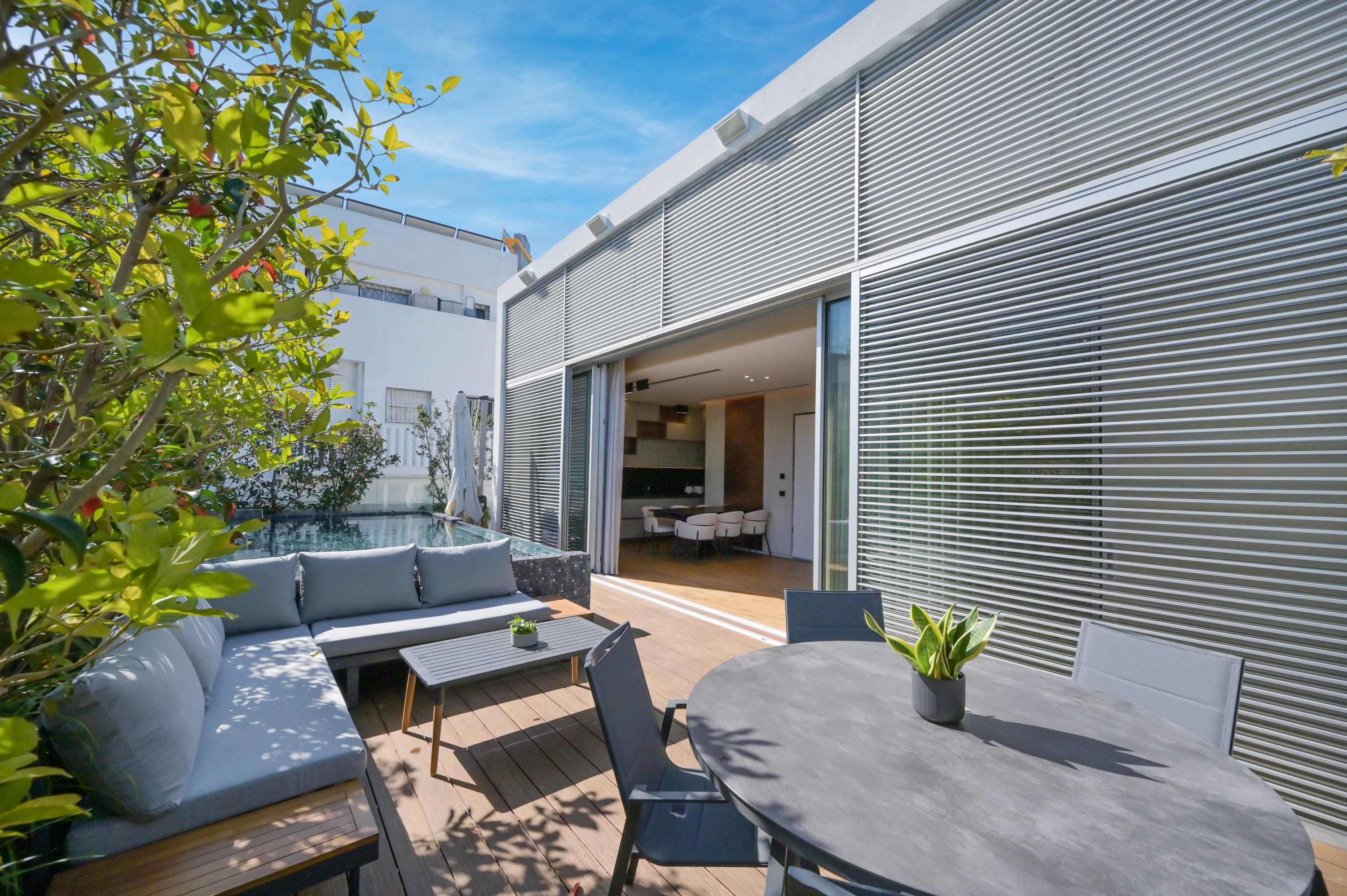 Luxury Modern 3BR Penthouse W/Pool by HolyGuest 4