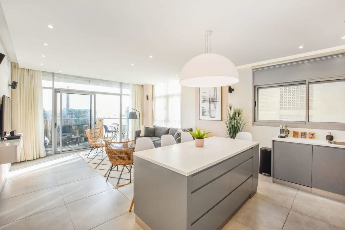 Modern 3-BR near Beach Club by HolyGuest 3