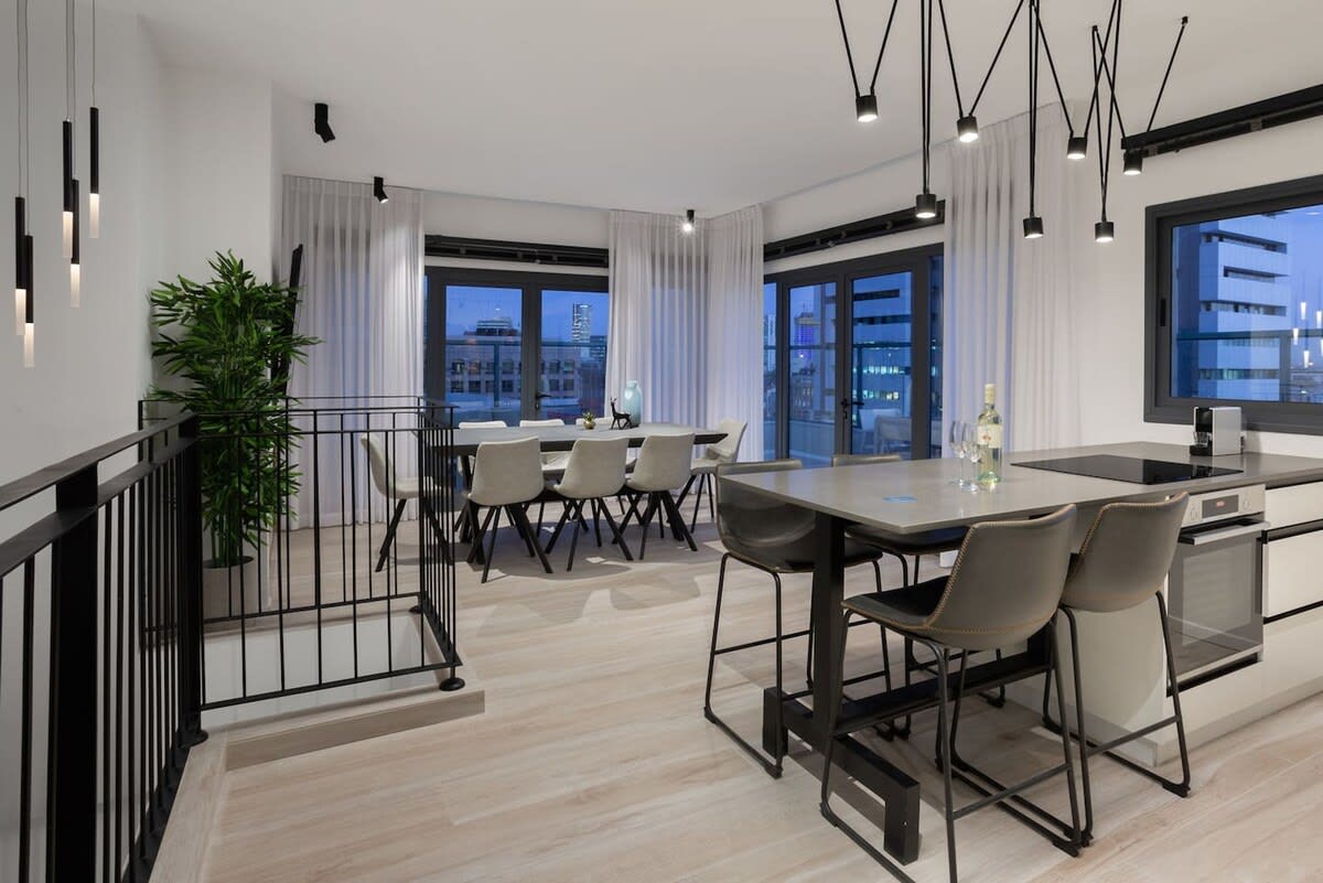 Spacious 3BR Penthouse with Jacuzzi on Rosthchild by HolyGuest 4