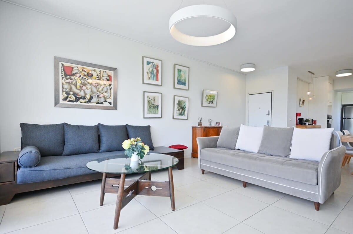 Bright 2BR Apartment in Amsterdam st by HolyGuest 4