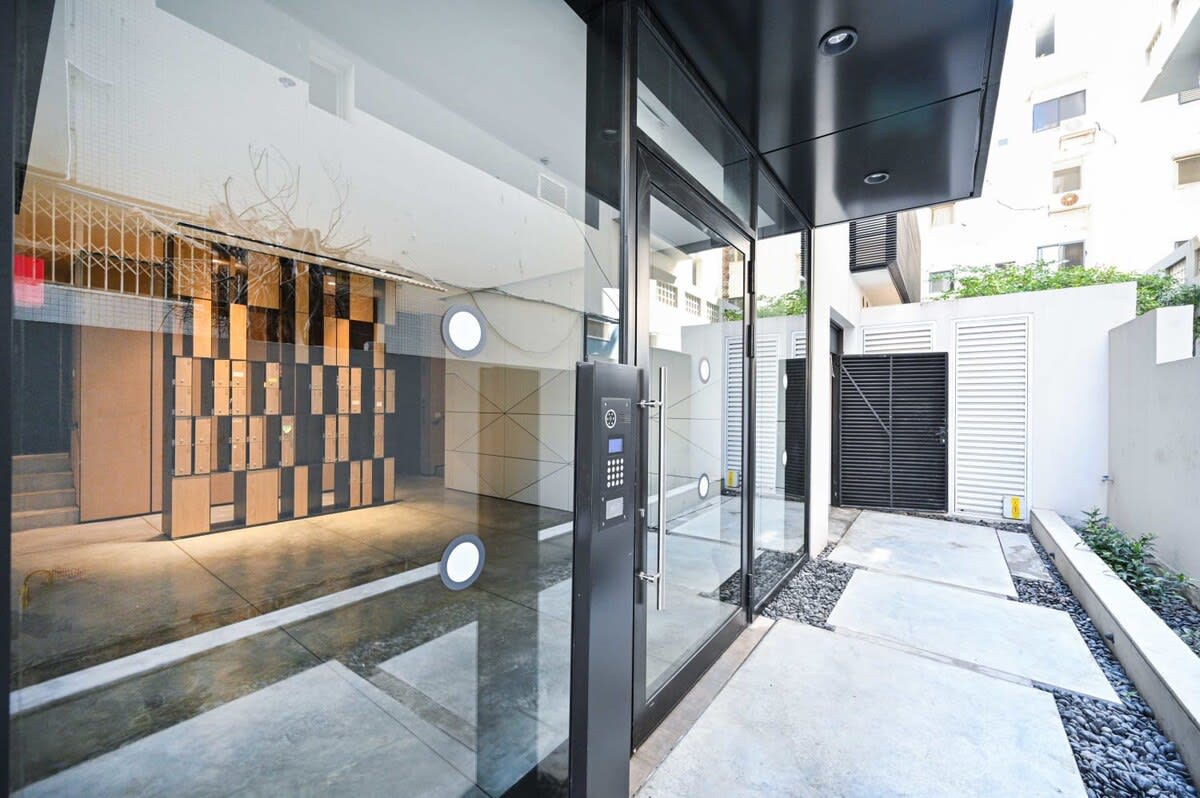 Black Style 1BR in Ben Yehuda by HolyGuest 5