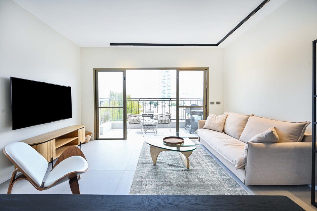 Pleasant 2BR with Mamad and Balcony by Holyguest 2