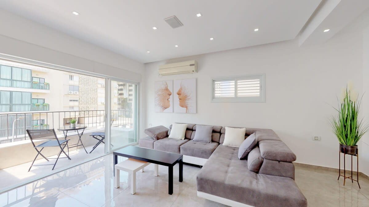 Bright 2BR with balcony in Ben Yehuda by HolyGuest 5