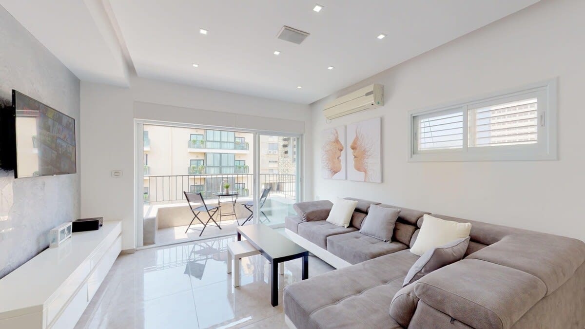 Bright 2BR with balcony in Ben Yehuda by HolyGuest 2