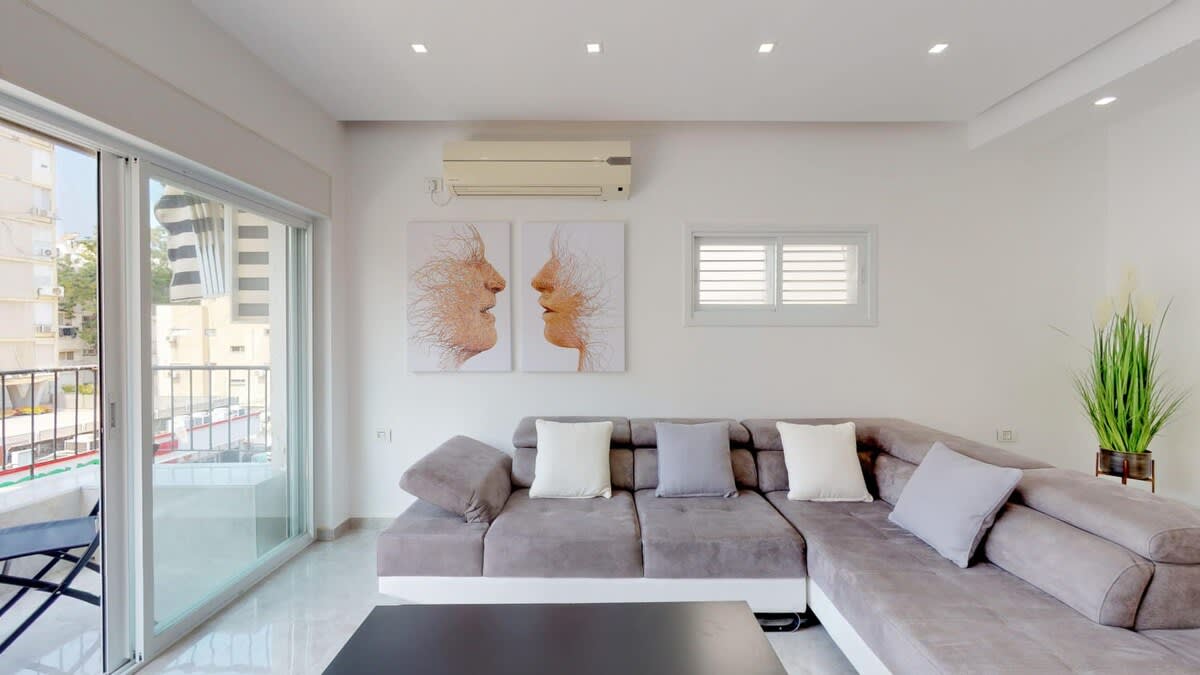 Bright 2BR with balcony in Ben Yehuda by HolyGuest 4