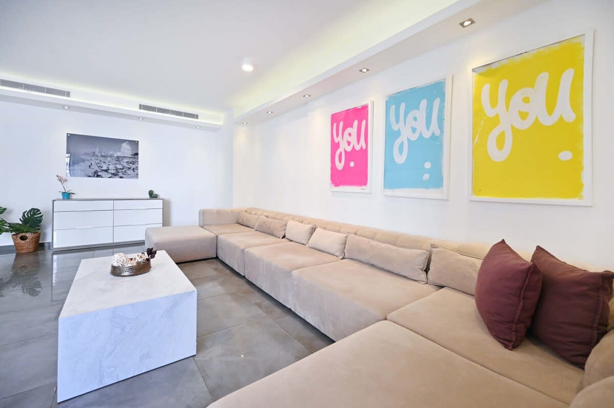 Stylish 3BR with Mamad in Bograshov by HolyGuest 4