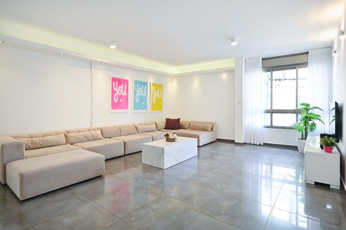 Stylish 3BR with Mamad in Bograshov by HolyGuest 3