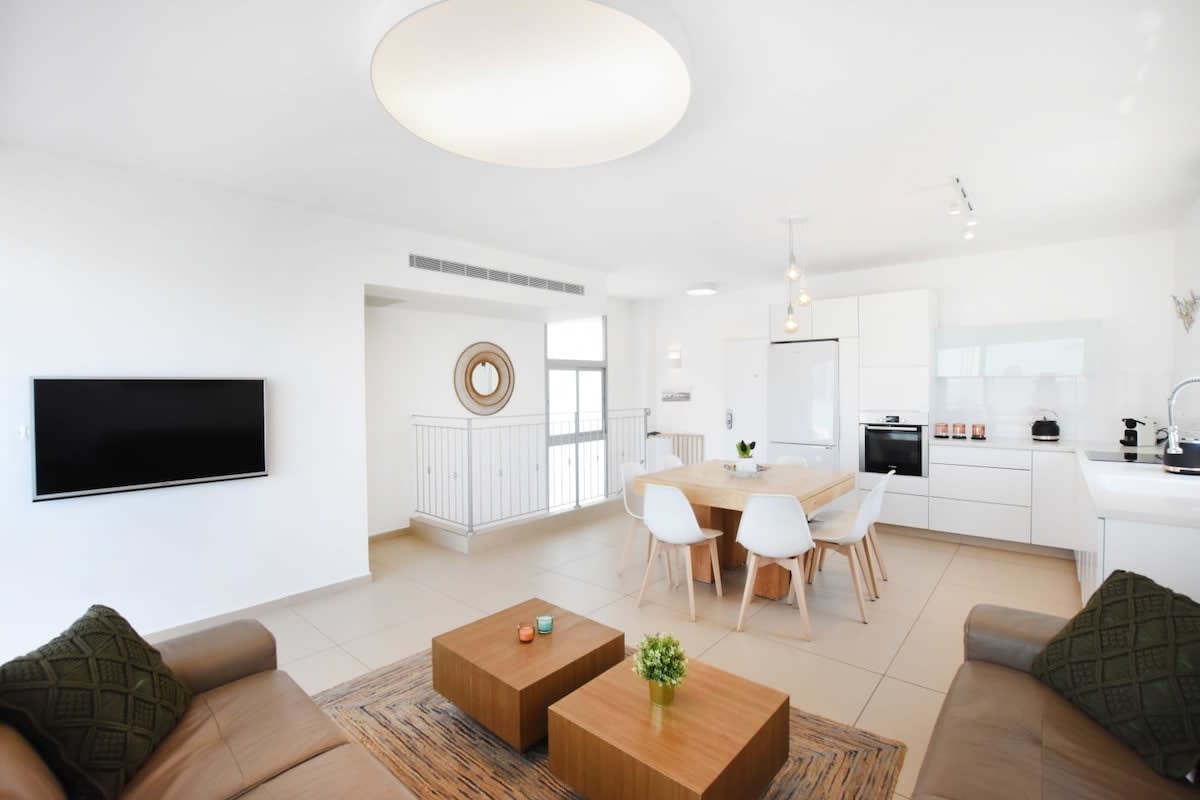 3BR Penthouse in Bograshov by HolyGuest 5