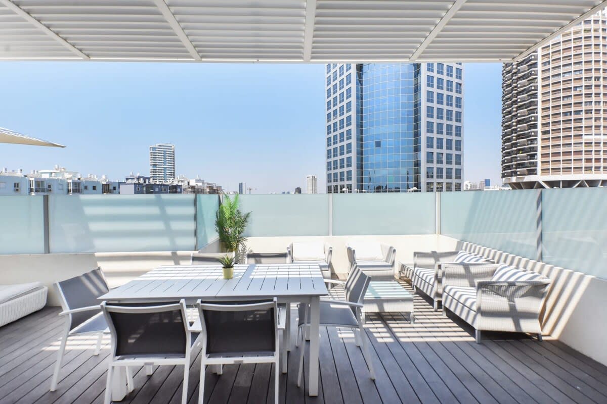 3BR Penthouse in Bograshov by HolyGuest 2