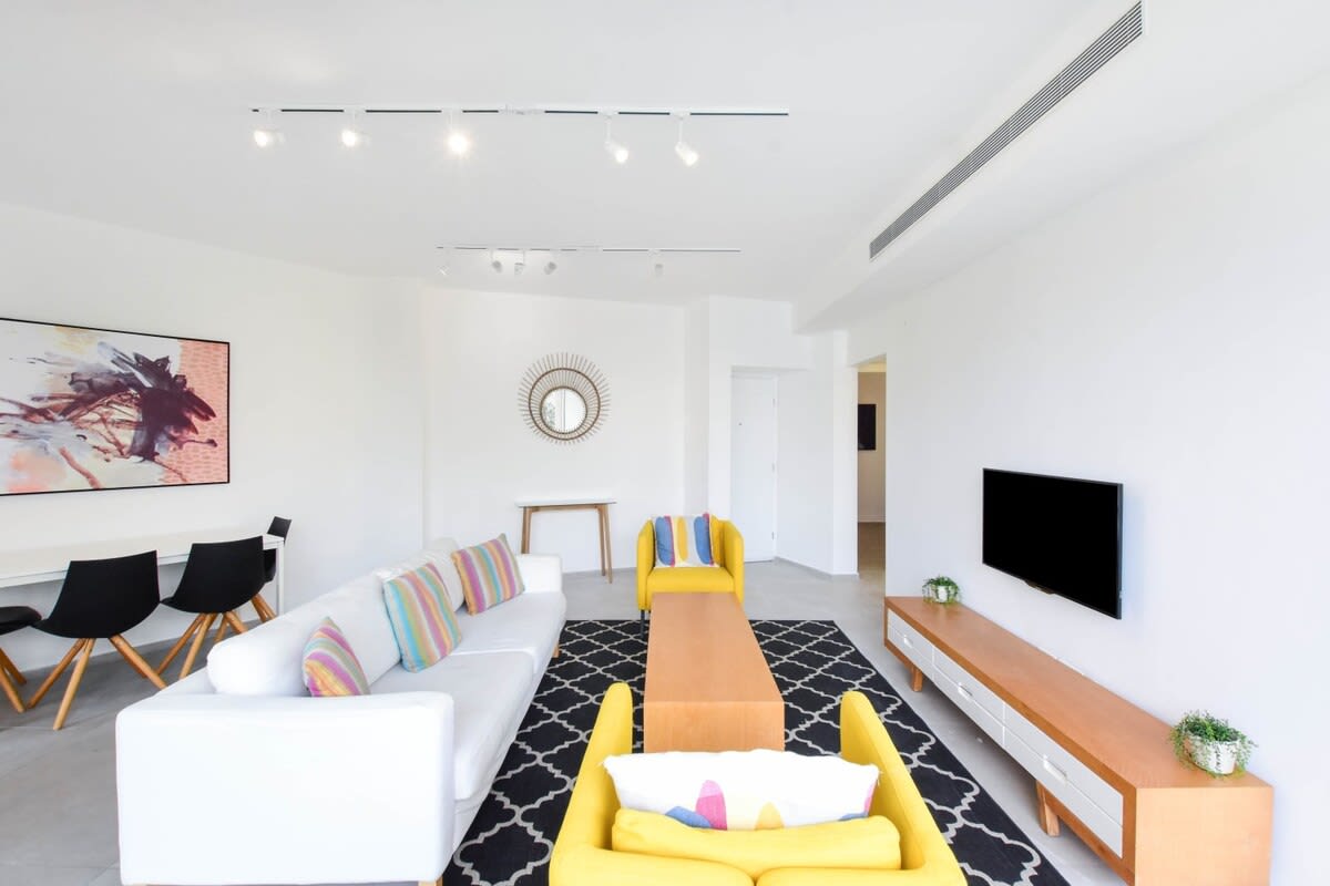 Colorful 2BR with Balcony near Tel Aviv Port by HolyGuest 3