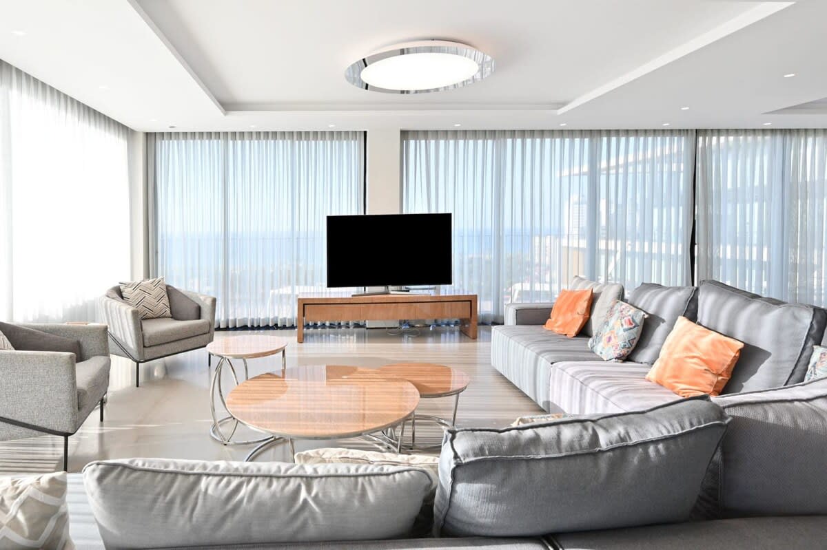Luxurious 5BR Penthouse with Sea View by HolyGuest 5