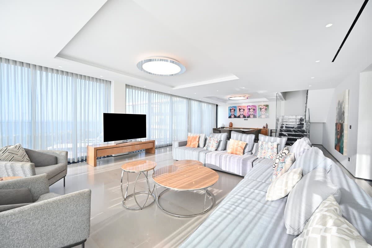 Luxurious 5BR Penthouse with Sea View by HolyGuest 4
