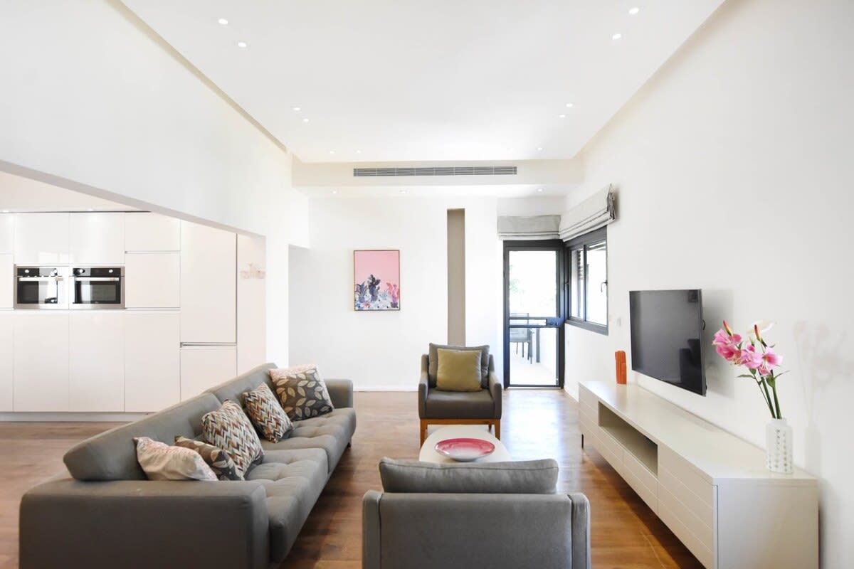 Ester HaMalka by HolyGuest 4