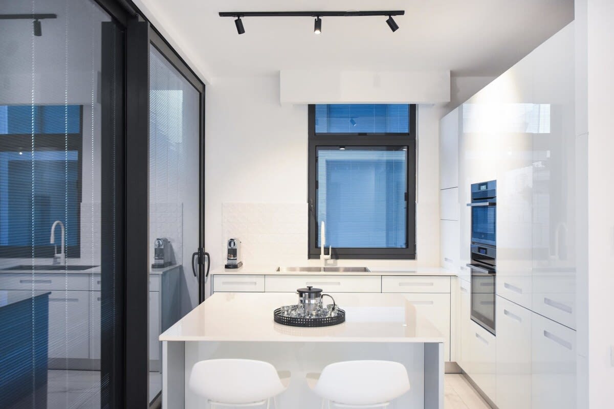 Modern 2BR in Geula with MAMAD by HolyGuest 5
