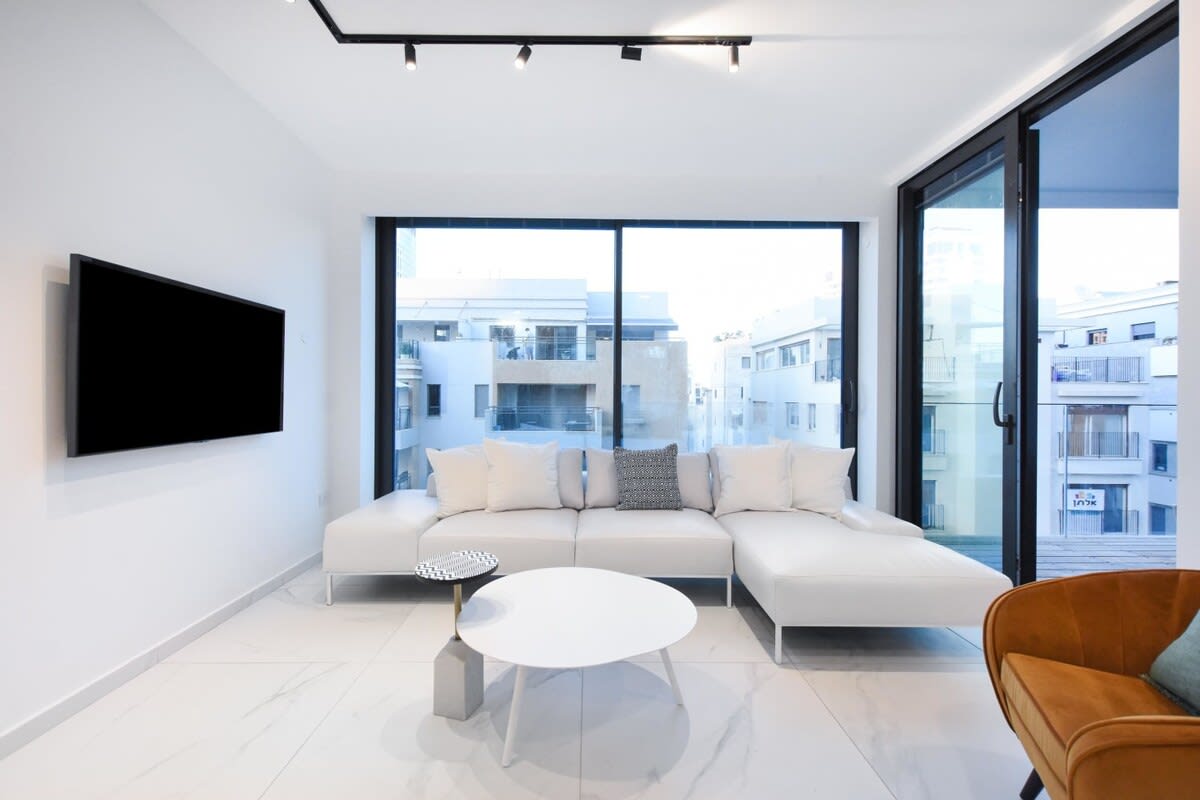 Modern 2BR in Geula with MAMAD by HolyGuest 3