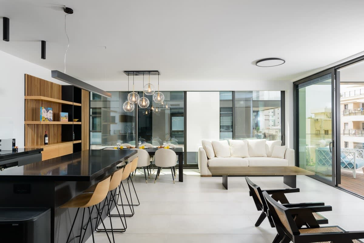 Luxury 3BR at Geula Beach by HolyGuest 2