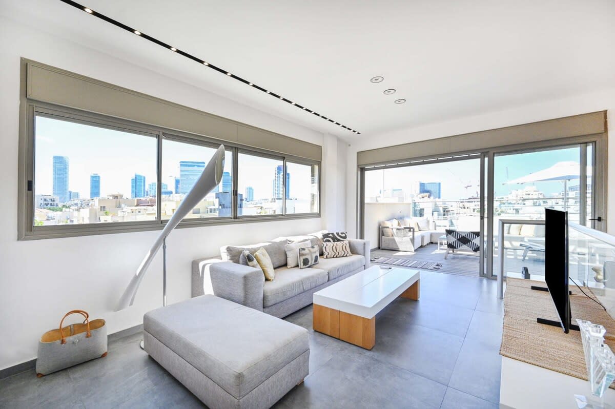 Luxury 3BR Beachfront Penthouse by HolyGuest 5