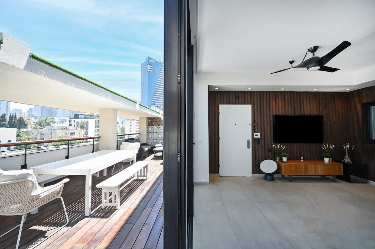Renovated 3BR Penthouse Rothschild by HolyGuest 3