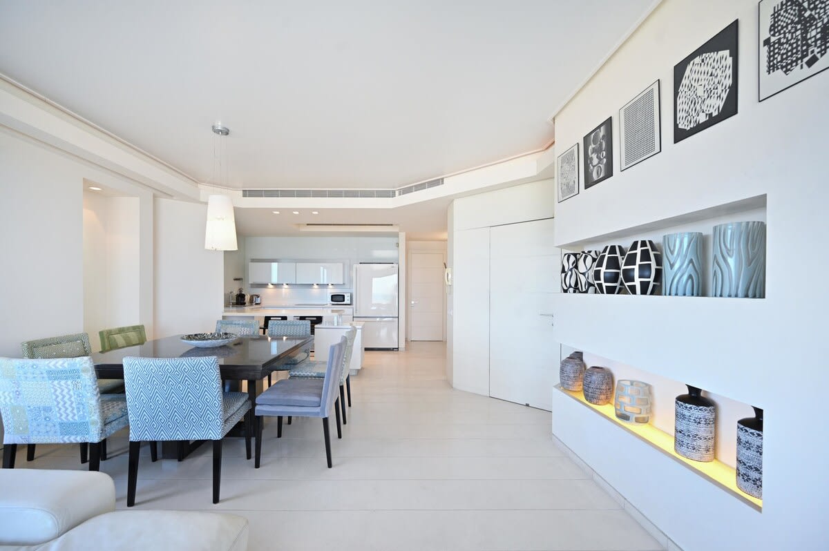 Luxurious Beach Front 1BR by HolyGuest 5
