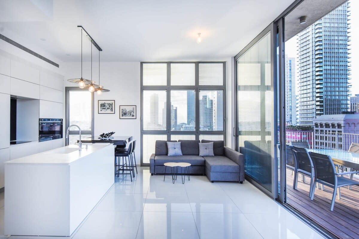 Spacious 3BR Close to Rothschild with MAMAD by HolyGuest 5