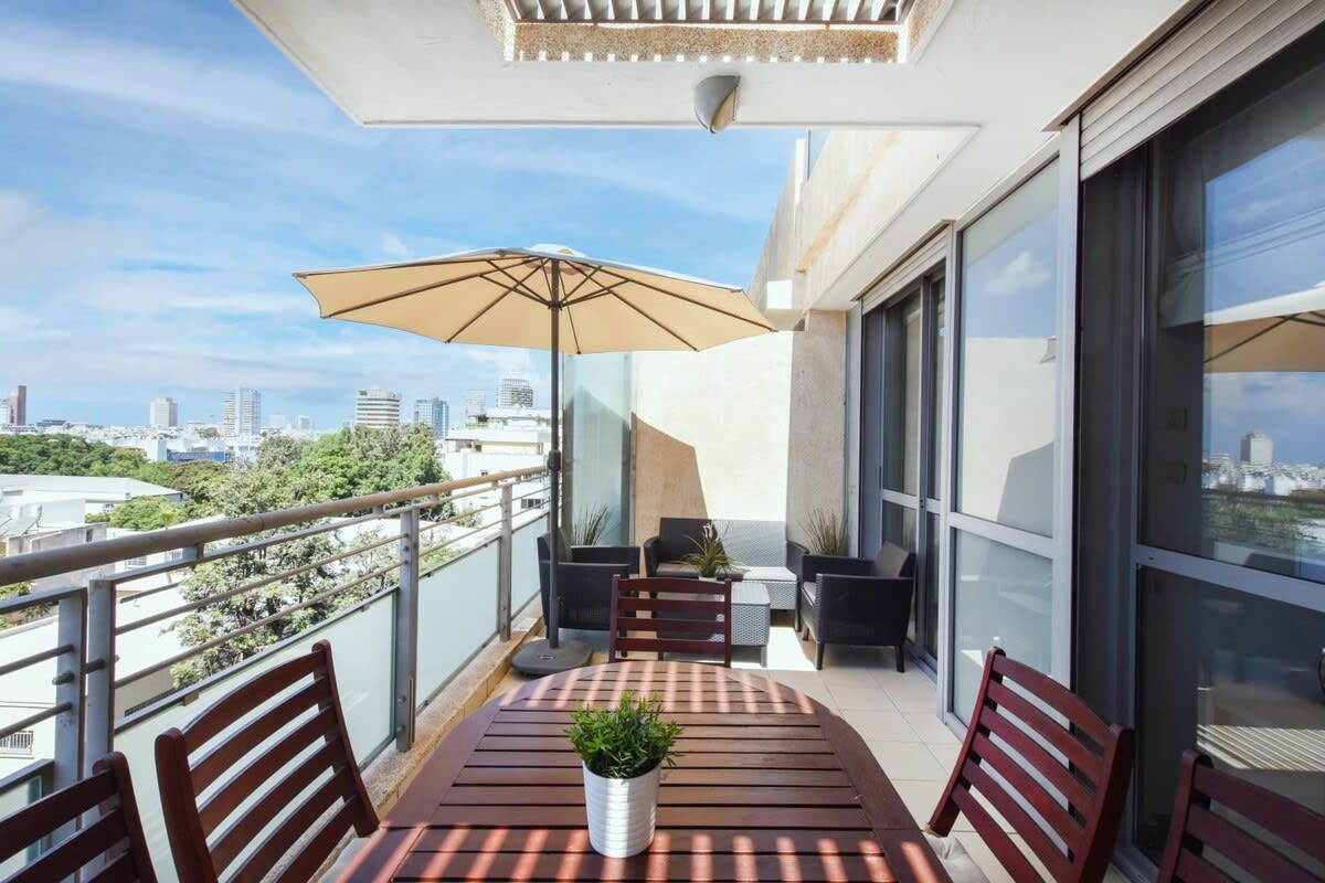 Splendor 2-BR  in Melchet  by HolyGuest 2