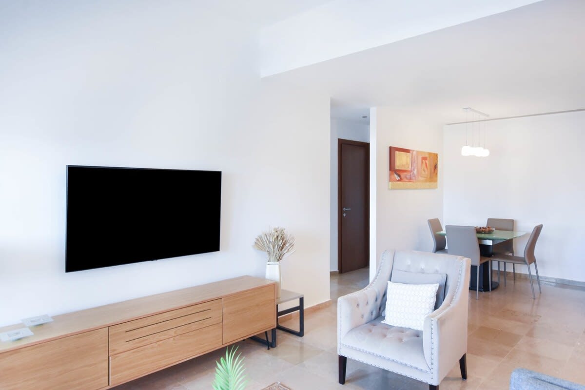Splendor 2-BR  in Melchet  by HolyGuest 5
