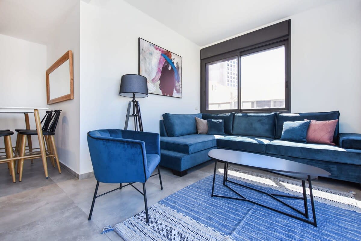 Bright Apartment w/  Outdoor Space by HolyGuest 4