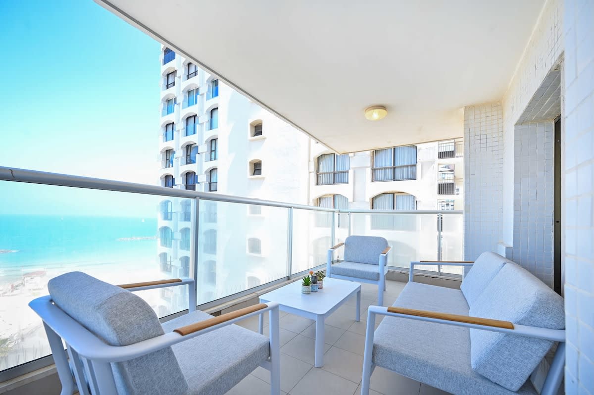 Elegant Sea View at Orchid Hotel by HolyGuest 3