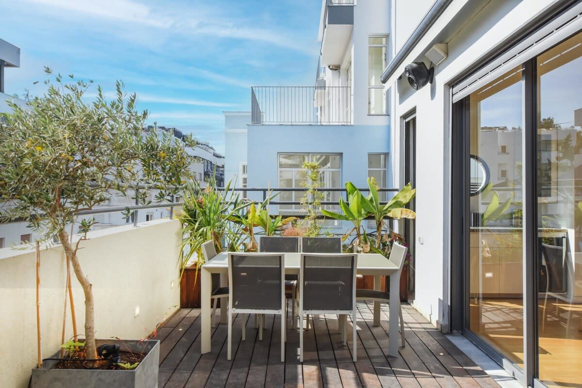 Colorful Shenkin 3-BR  by HolyGuest 5