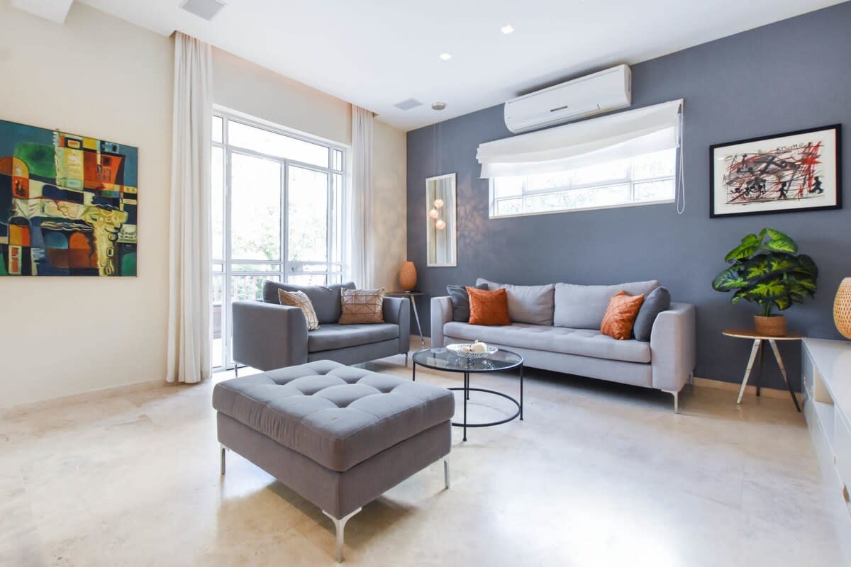 Bright 2BR w balcony on Shlomo Hameleh 4