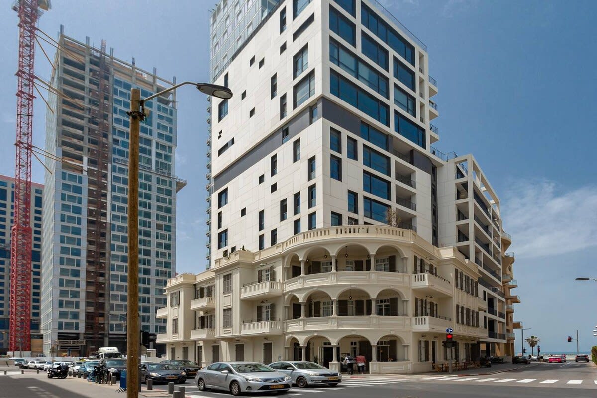 At Renoma Stunning 2BR with Sea View by HolyGuest 5