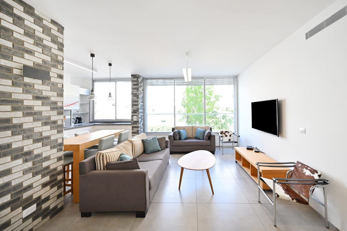Airy 2BR at Trumpeldor By HolyGuest 3