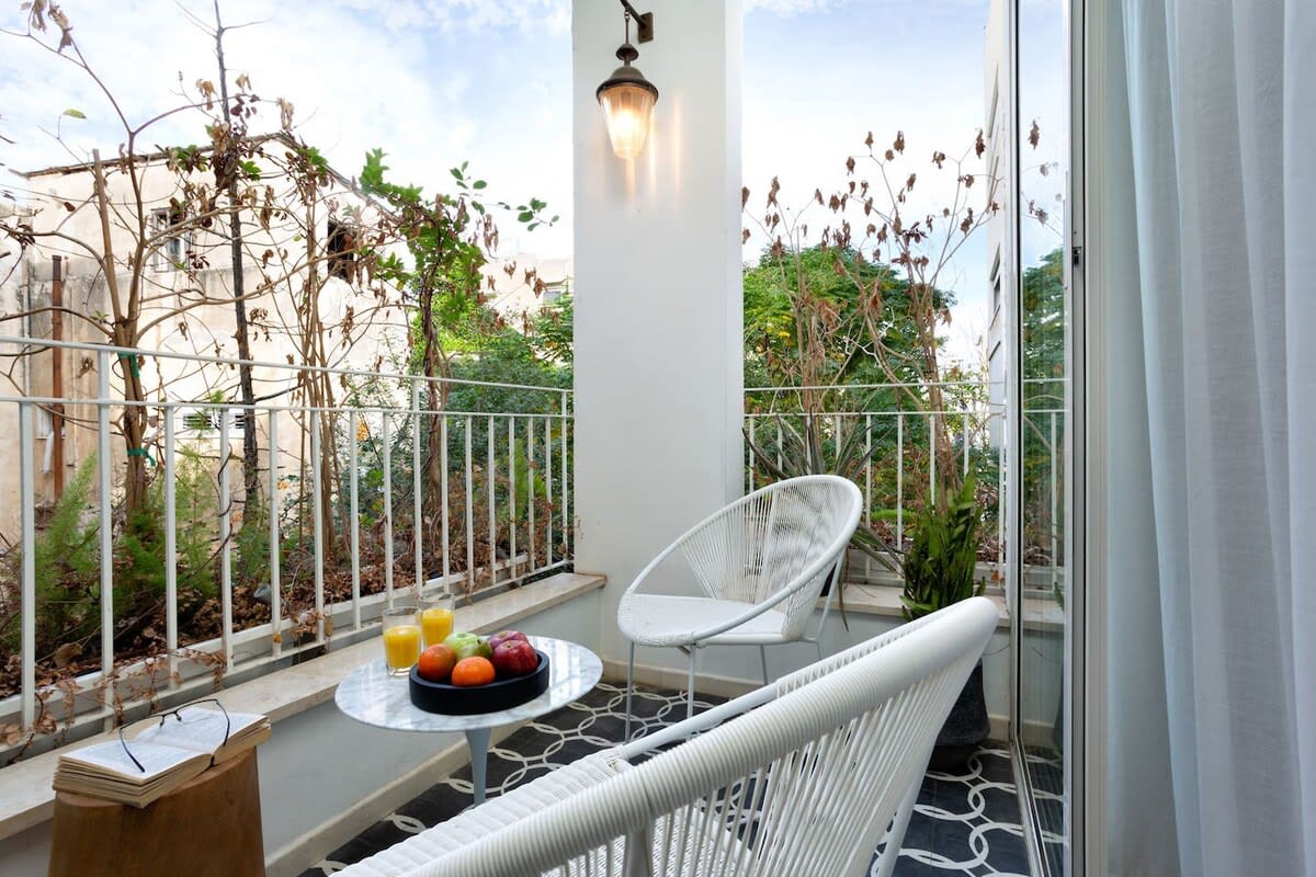 Contemporary 3BR in Shenkin by HolyGuest 3