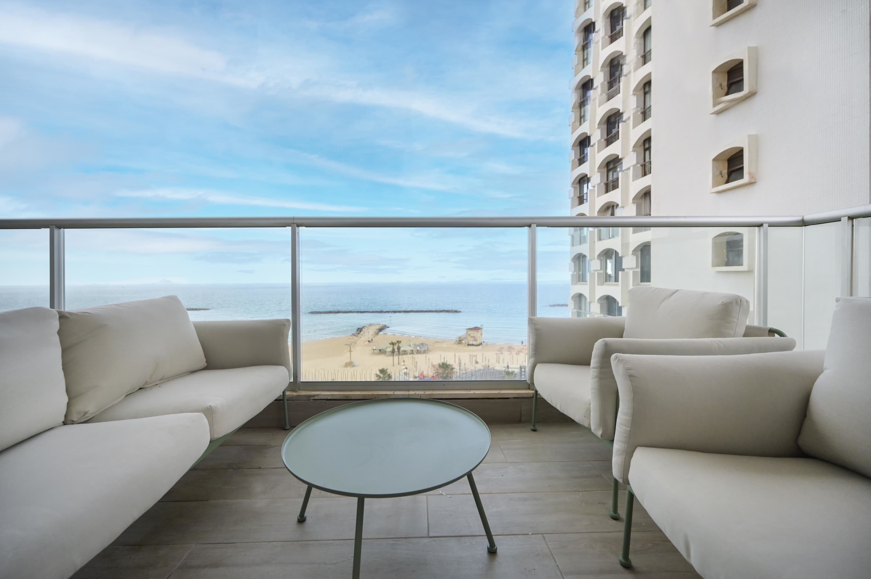 Sunny 1BR at Orchid Hotel by HolyGuest 2