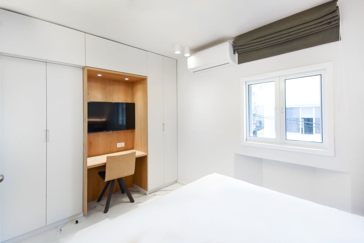 Central 2BR Apartment with Parking by HolyGuest 5