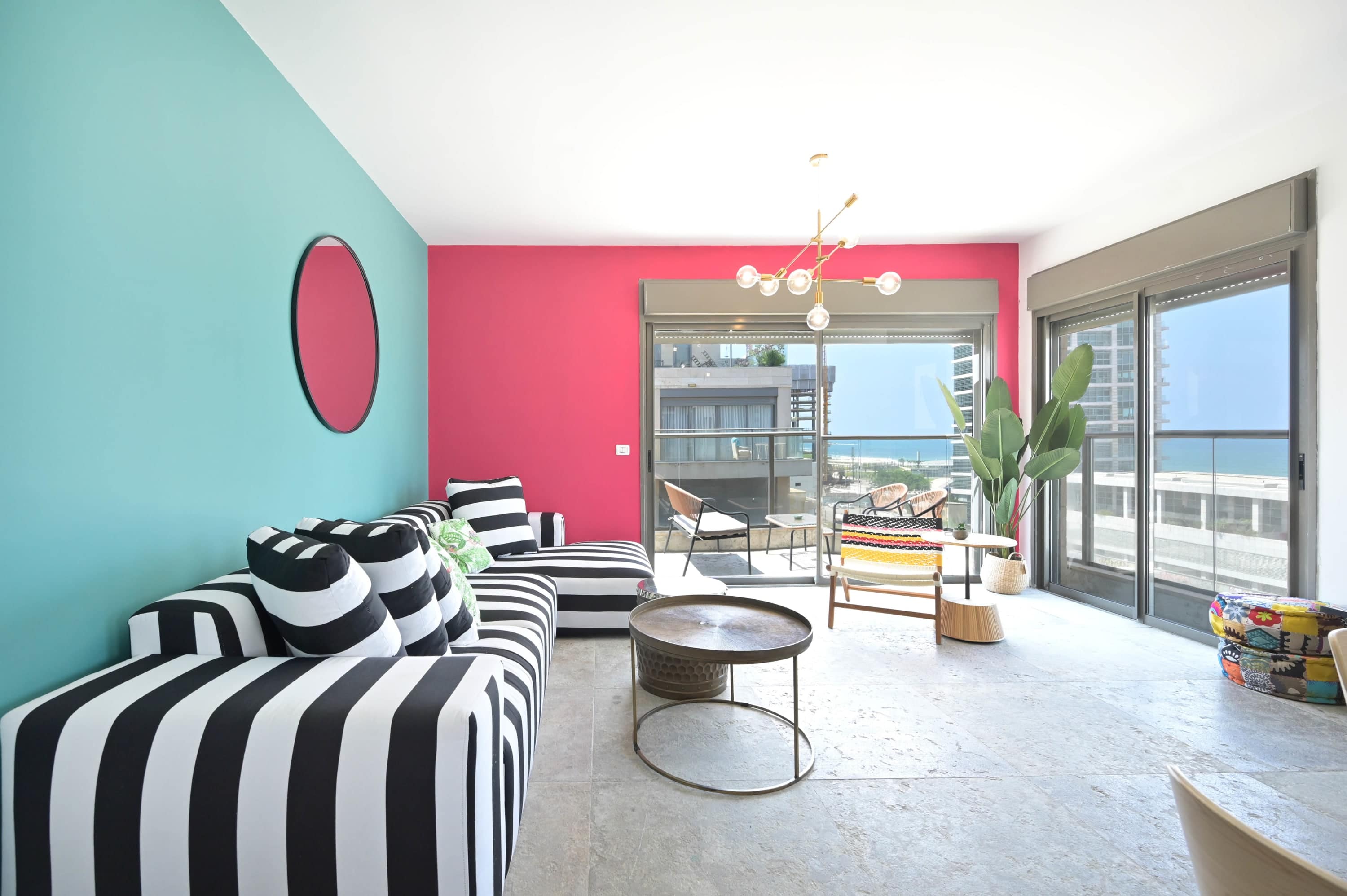 Glam 4BR Overlooking Banana Beach by HolyGuest 4