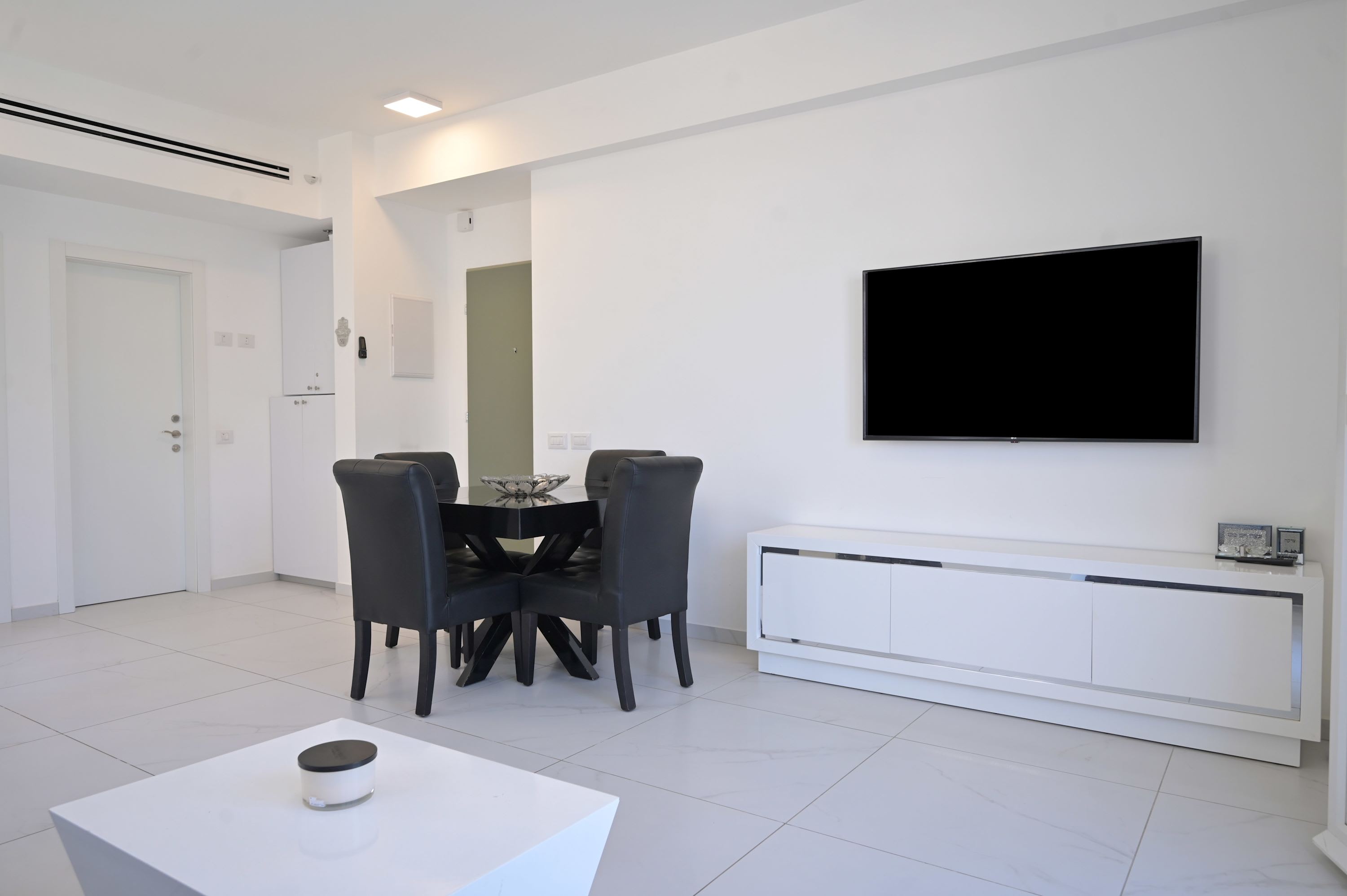 Sunny City 1BR in Shenkin st  by HolyGuest 5