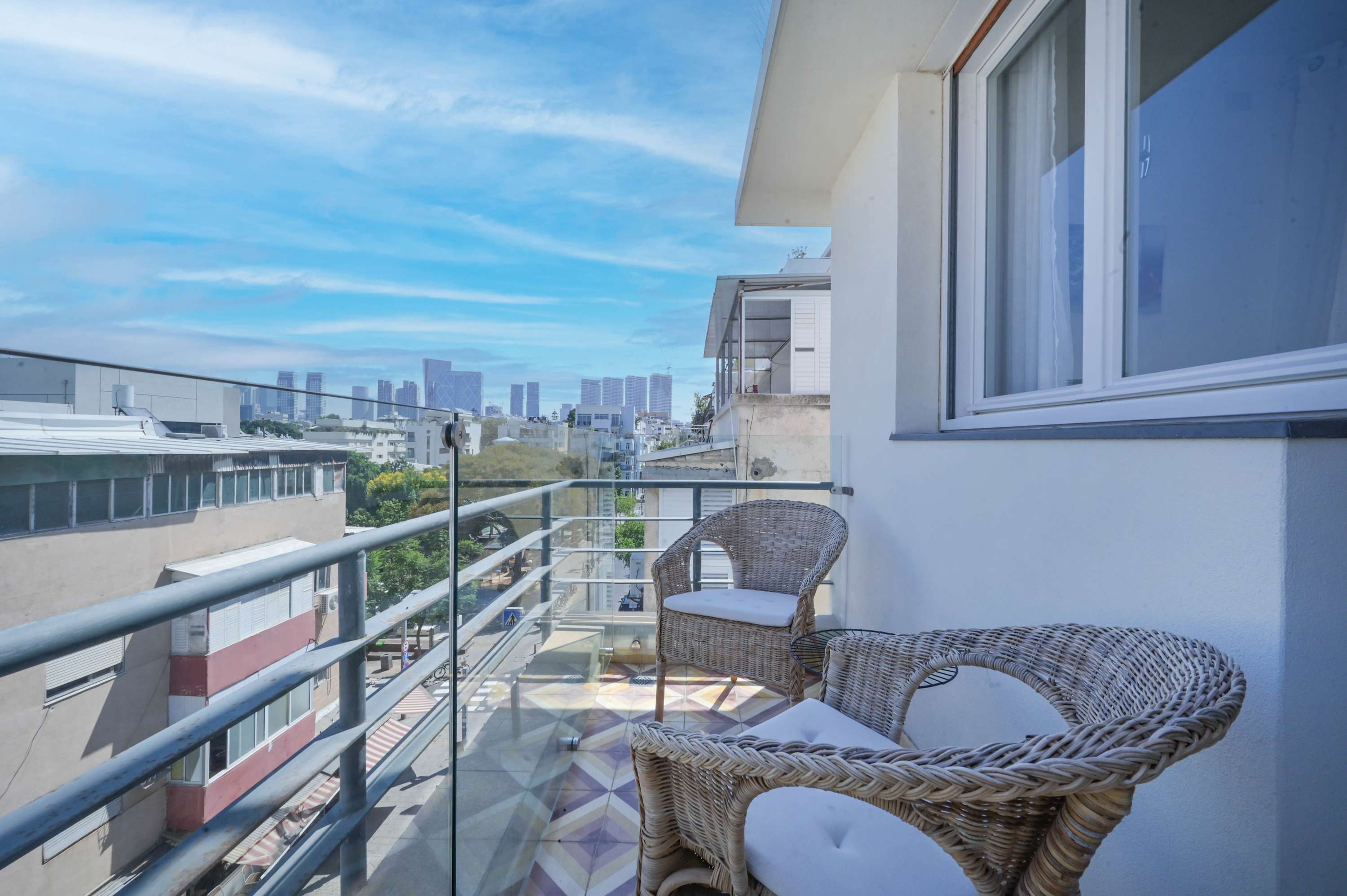 Sunny City 1BR in Shenkin st  by HolyGuest 3