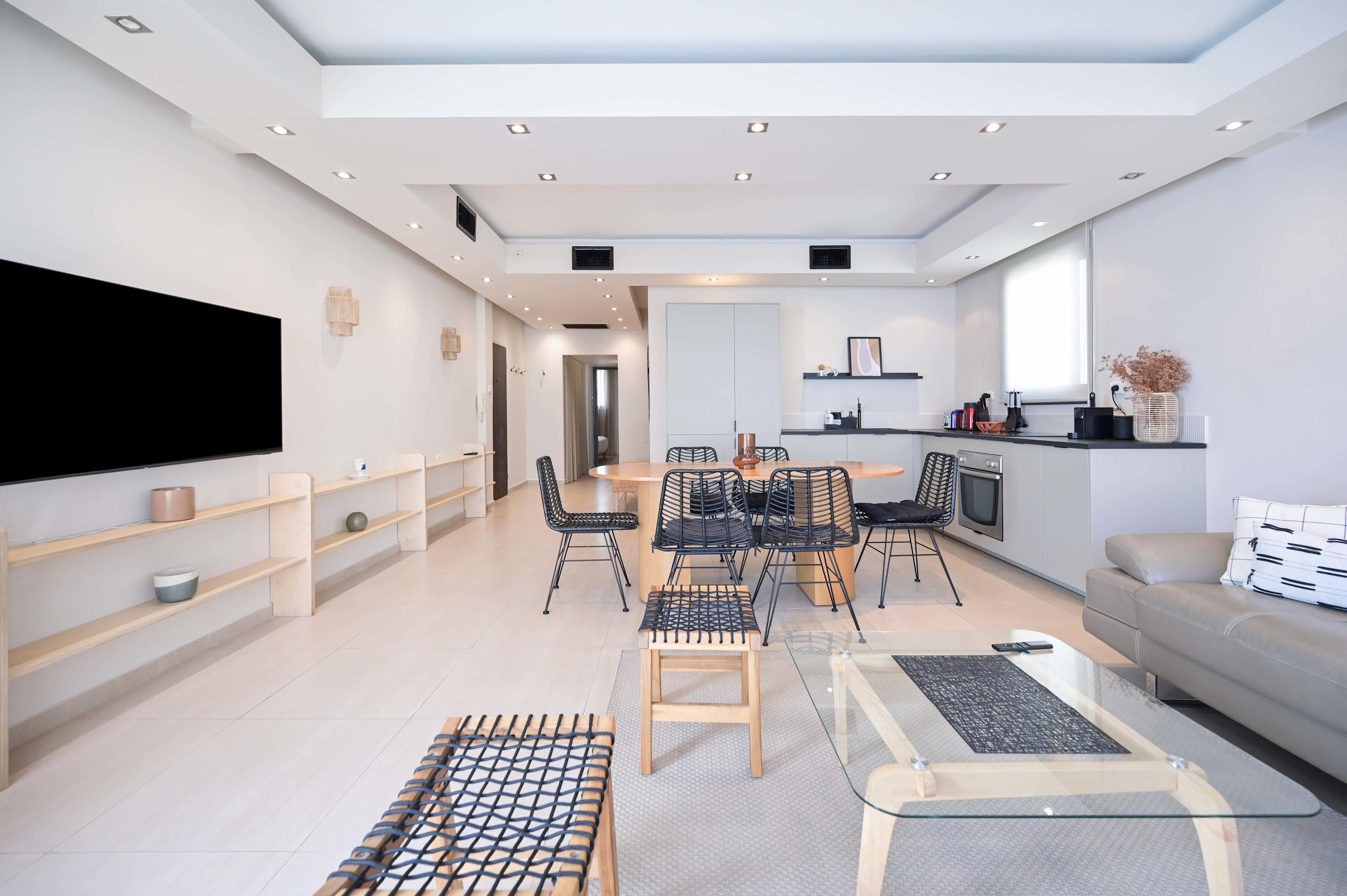 3BR Rooftop Near Hilton Beach by HolyGuest