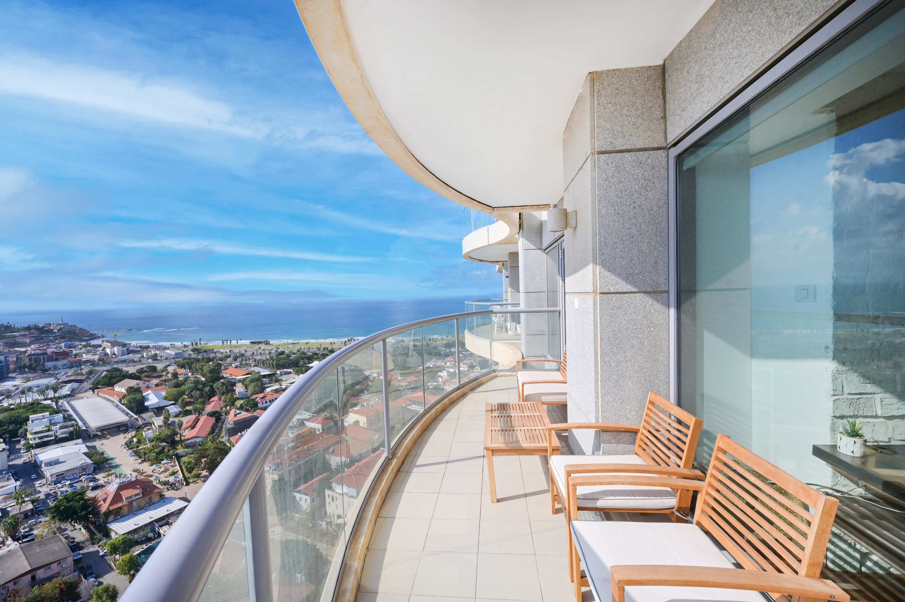 Stylish 3BR Amazing Sea View W/Parking by HolyGuest