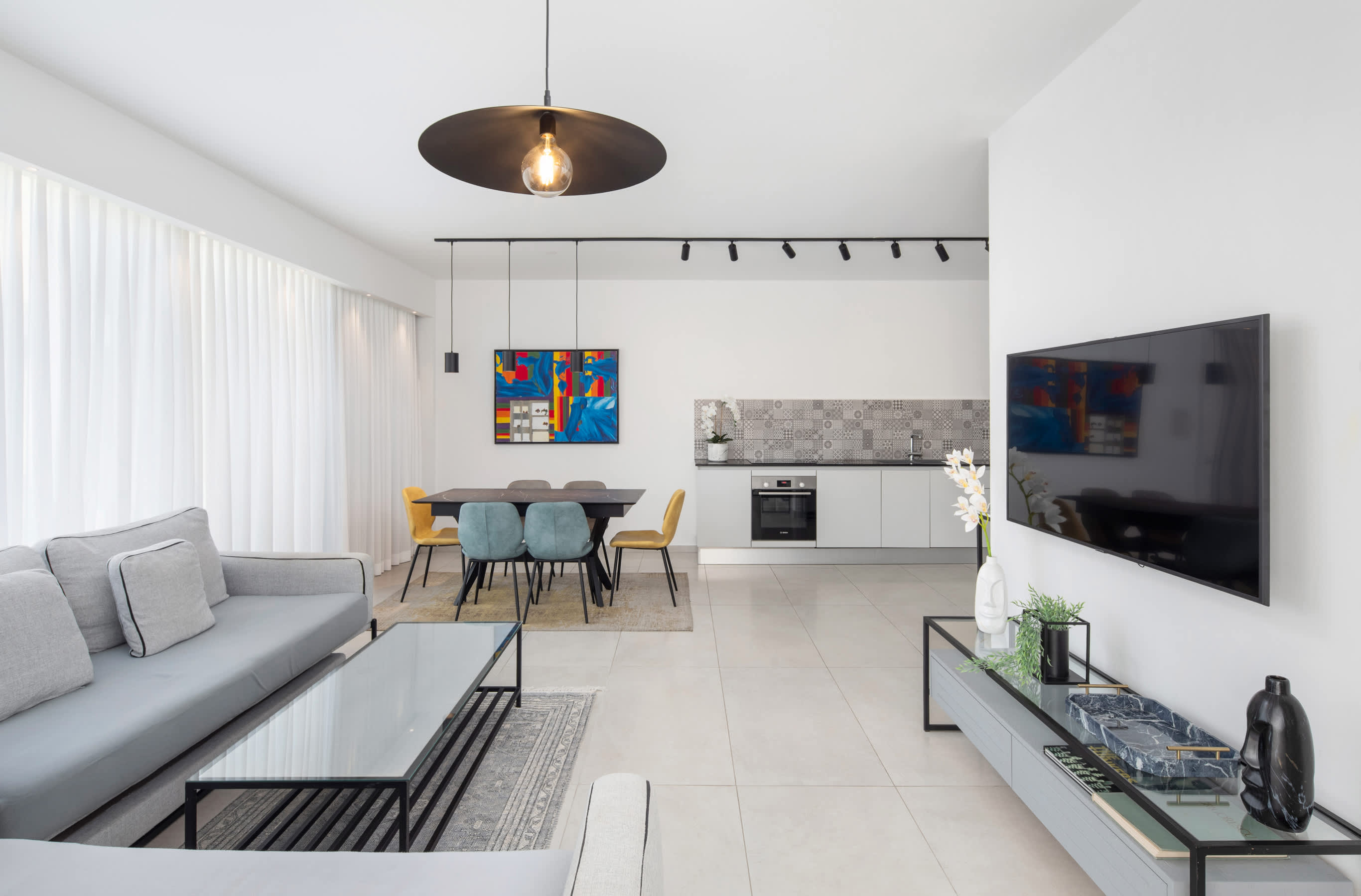 Chic Beachside Apartment w/ Balcony by HolyGuest 3
