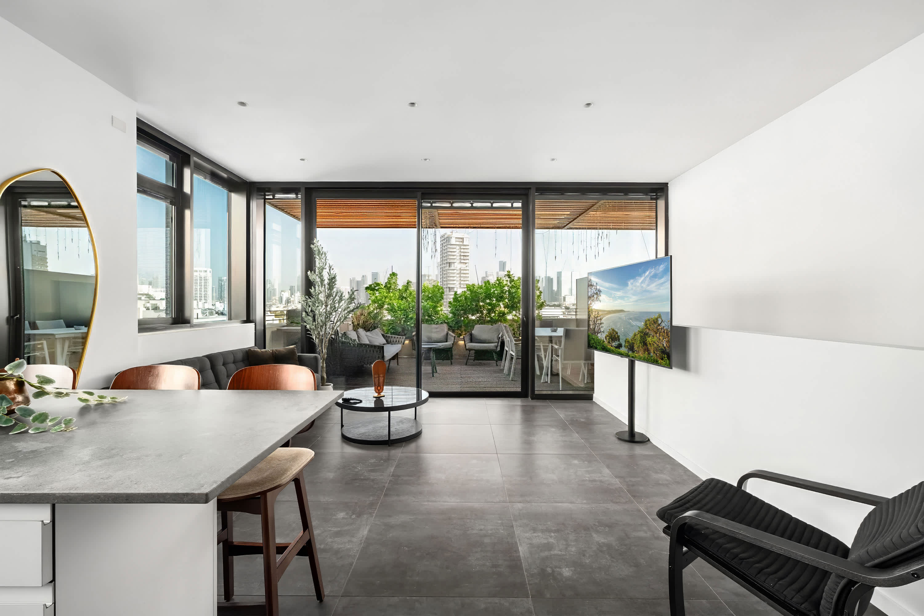 Modern Duplex 4BR by the beach by HolyGuest