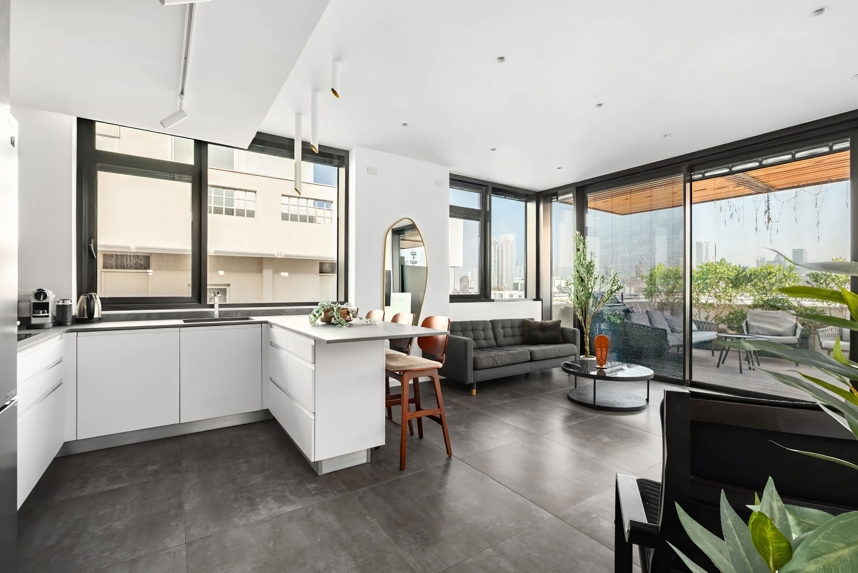 Modern Duplex 4BR by the beach by HolyGuest 2