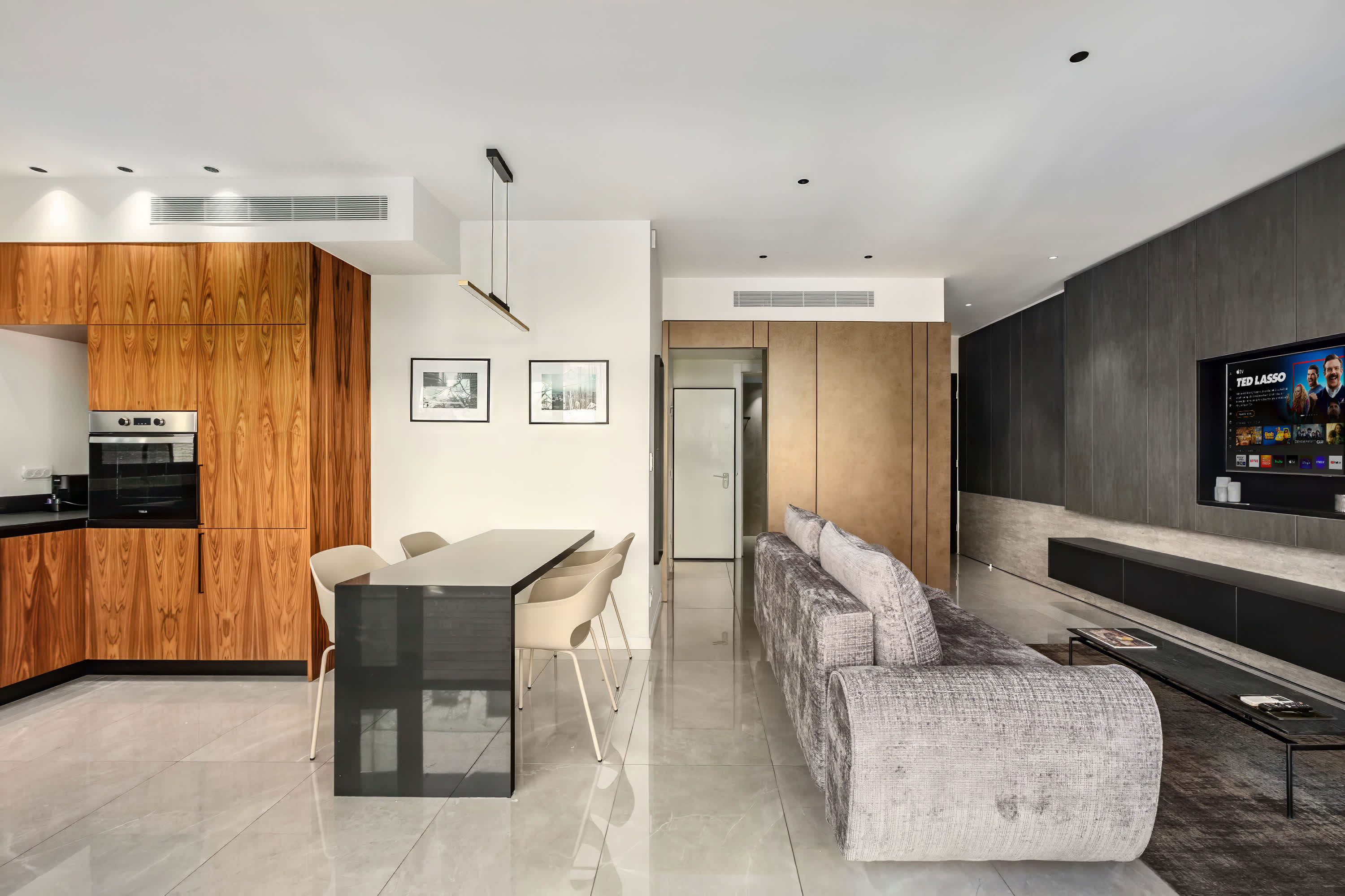Vibrant Modern 2BR steps to the Beach by HolyGuest 2