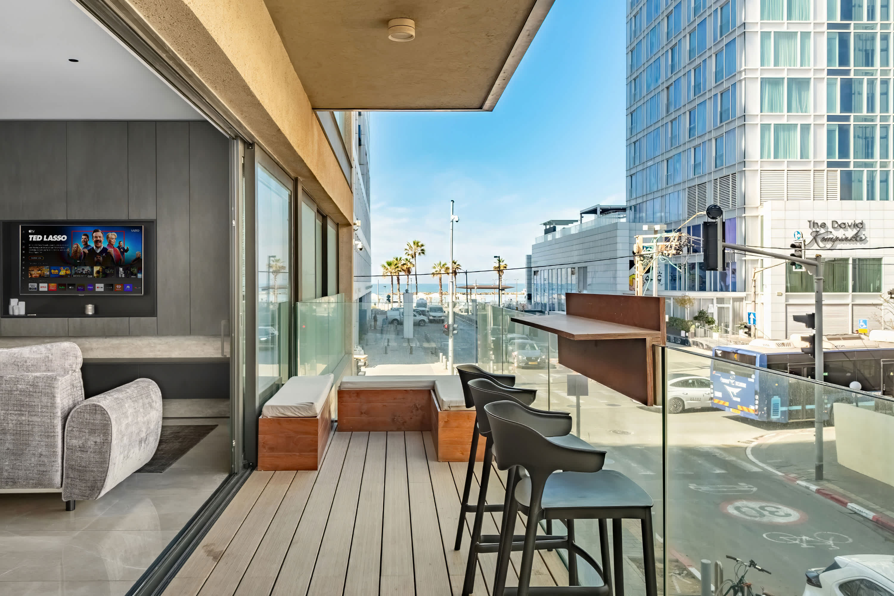 Vibrant Modern 2BR steps to the Beach by HolyGuest