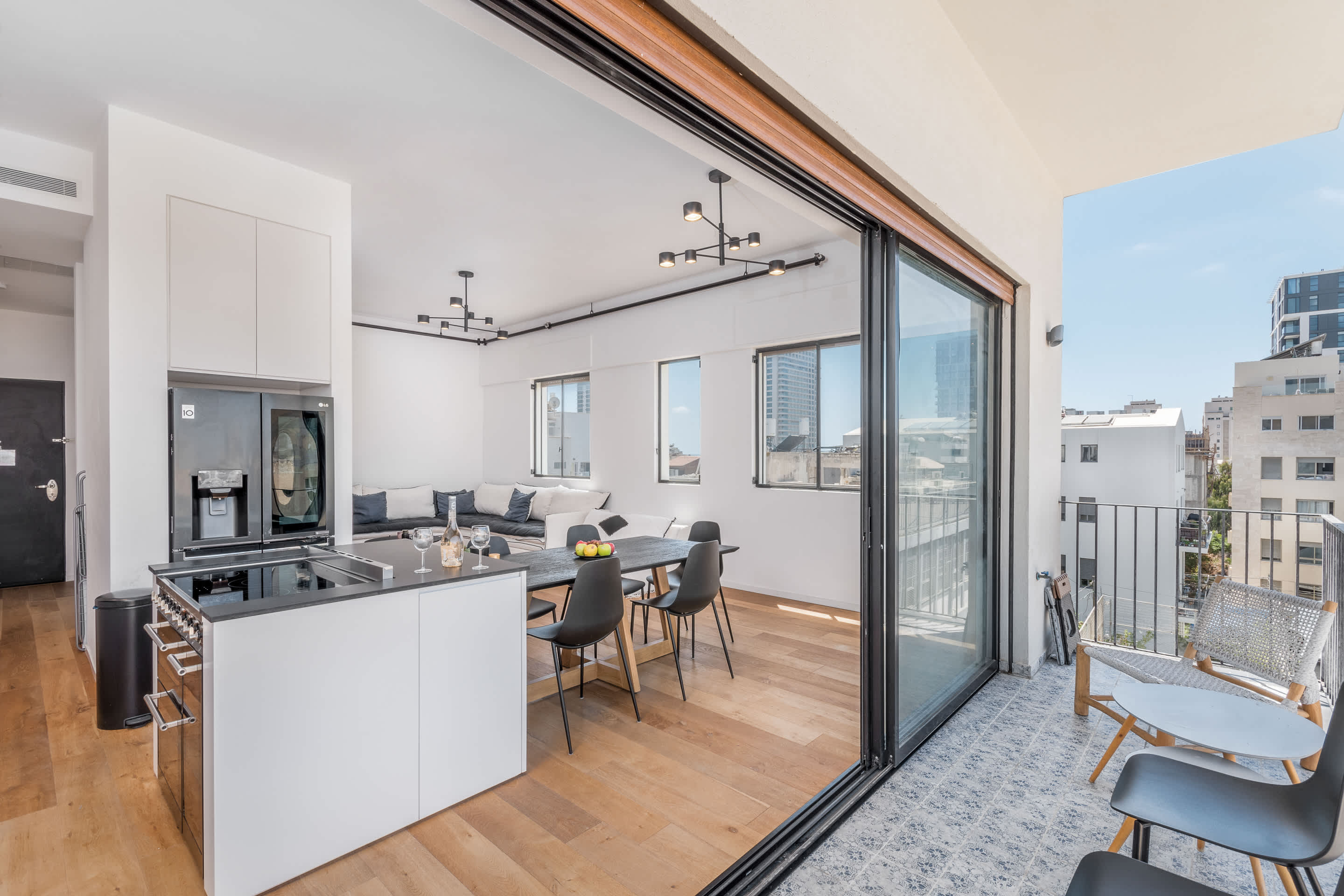Contemporary 3BR Apt Near Geula Beach by HolyGuest