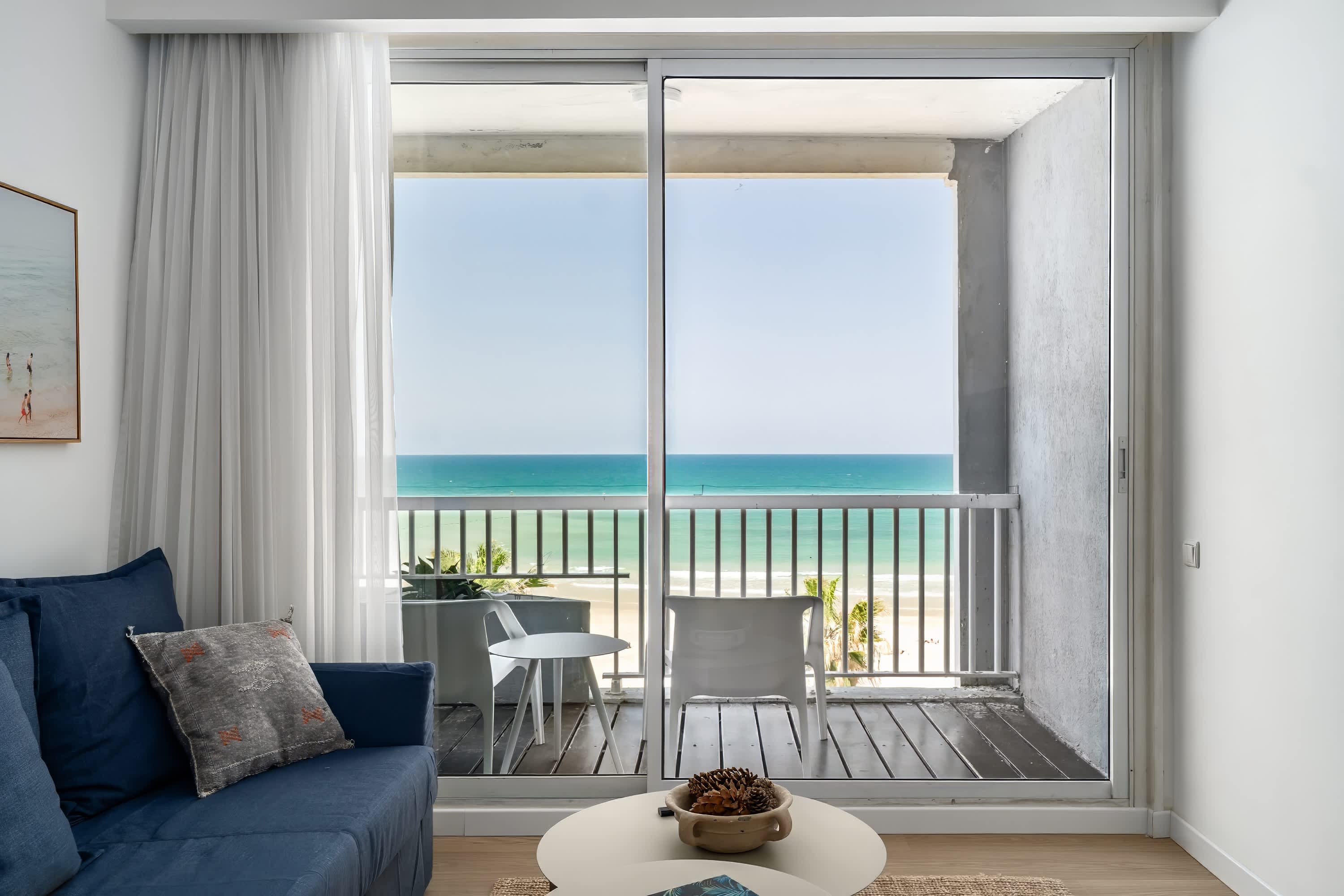 Modern 2BR Steps to Beach by HolyGuest 4