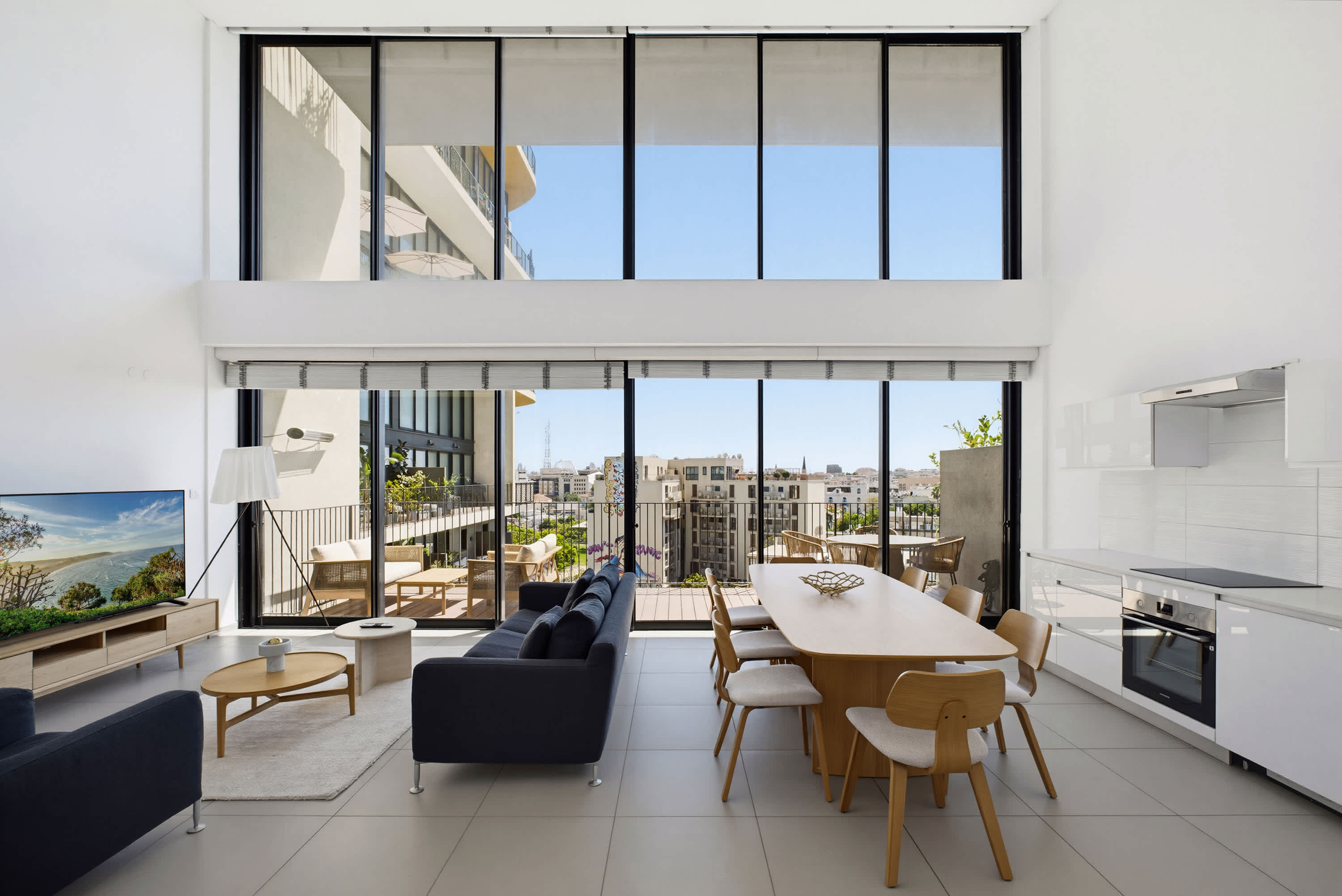 Sunny Duplex 2 BR with Parking by Holyguest